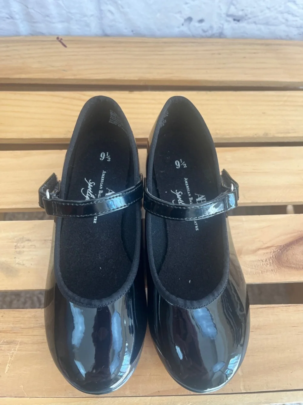American Ballet Theater little girls black patent tap dance shoes size 9.5